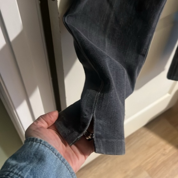 💎EUC BURBERRY WOMEN’S JEANS DARKER GRAY SIZE 6. MIDRISE BOOT CUT 14 inch waist. - Picture 7 of 8